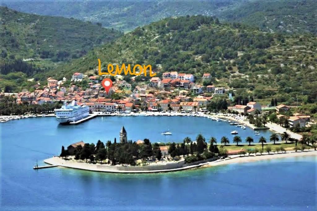 Apartments And Room Lemon Vis Dış mekan fotoğraf