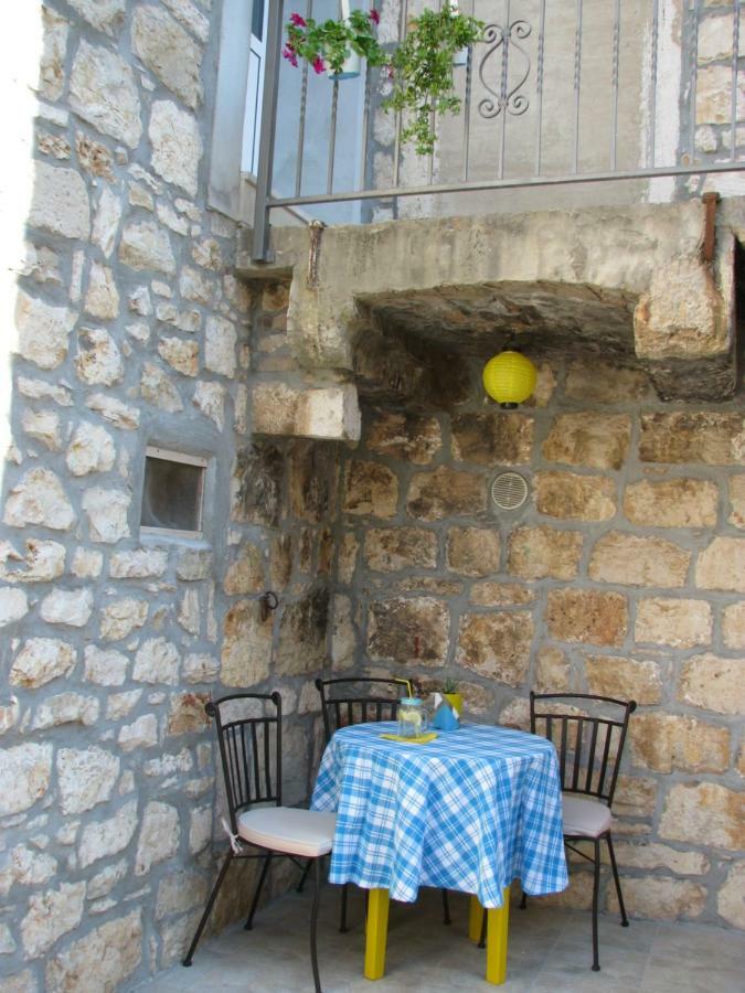 Apartments And Room Lemon Vis Dış mekan fotoğraf