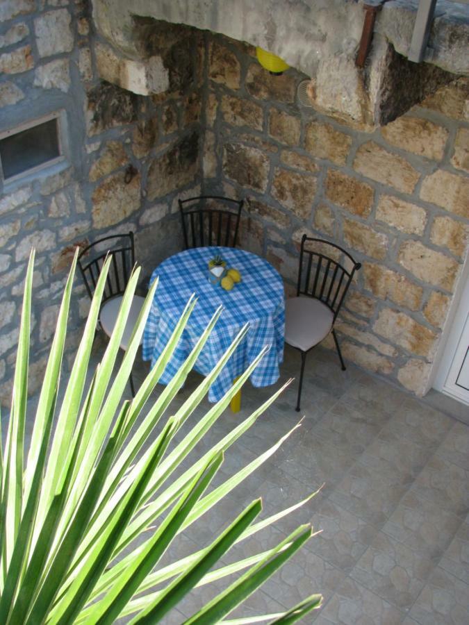 Apartments And Room Lemon Vis Dış mekan fotoğraf