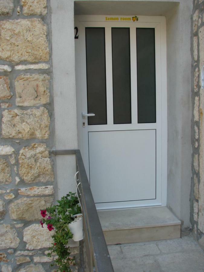 Apartments And Room Lemon Vis Dış mekan fotoğraf