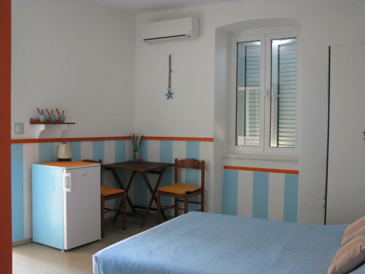 Apartments And Room Lemon Vis Dış mekan fotoğraf