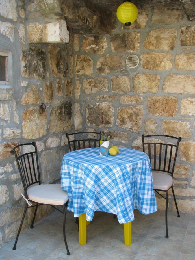Apartments And Room Lemon Vis Dış mekan fotoğraf