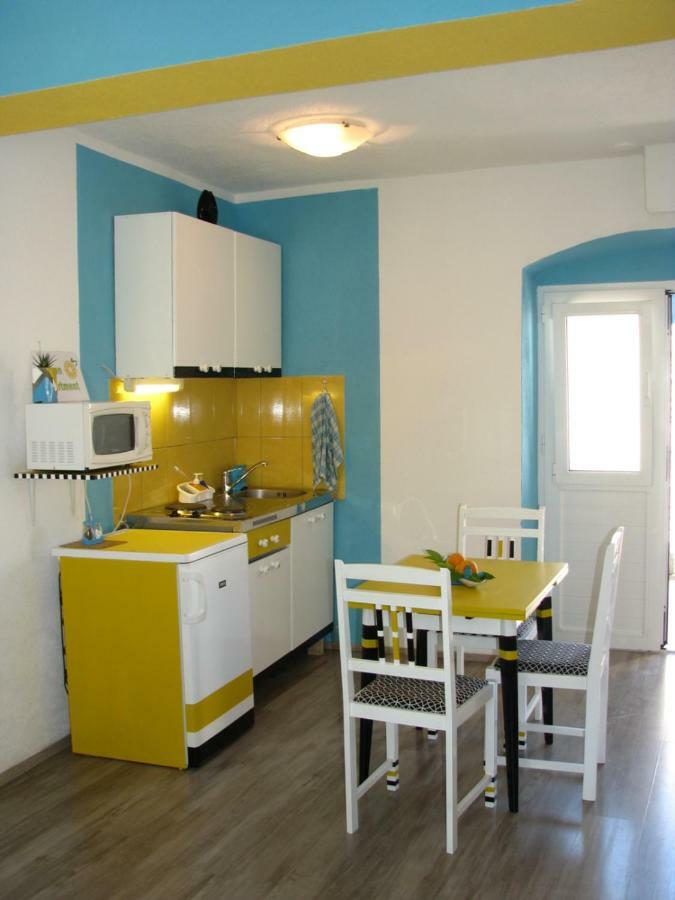 Apartments And Room Lemon Vis Dış mekan fotoğraf