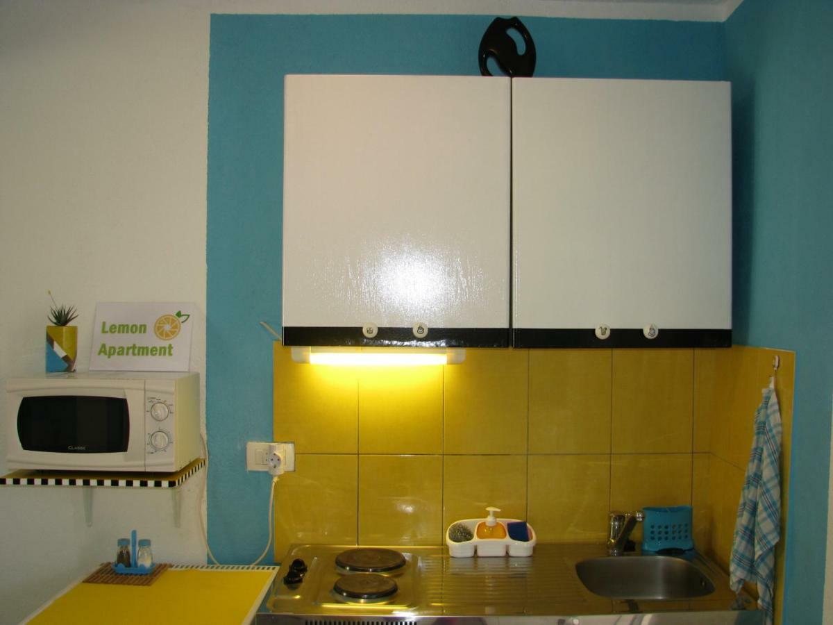 Apartments And Room Lemon Vis Dış mekan fotoğraf