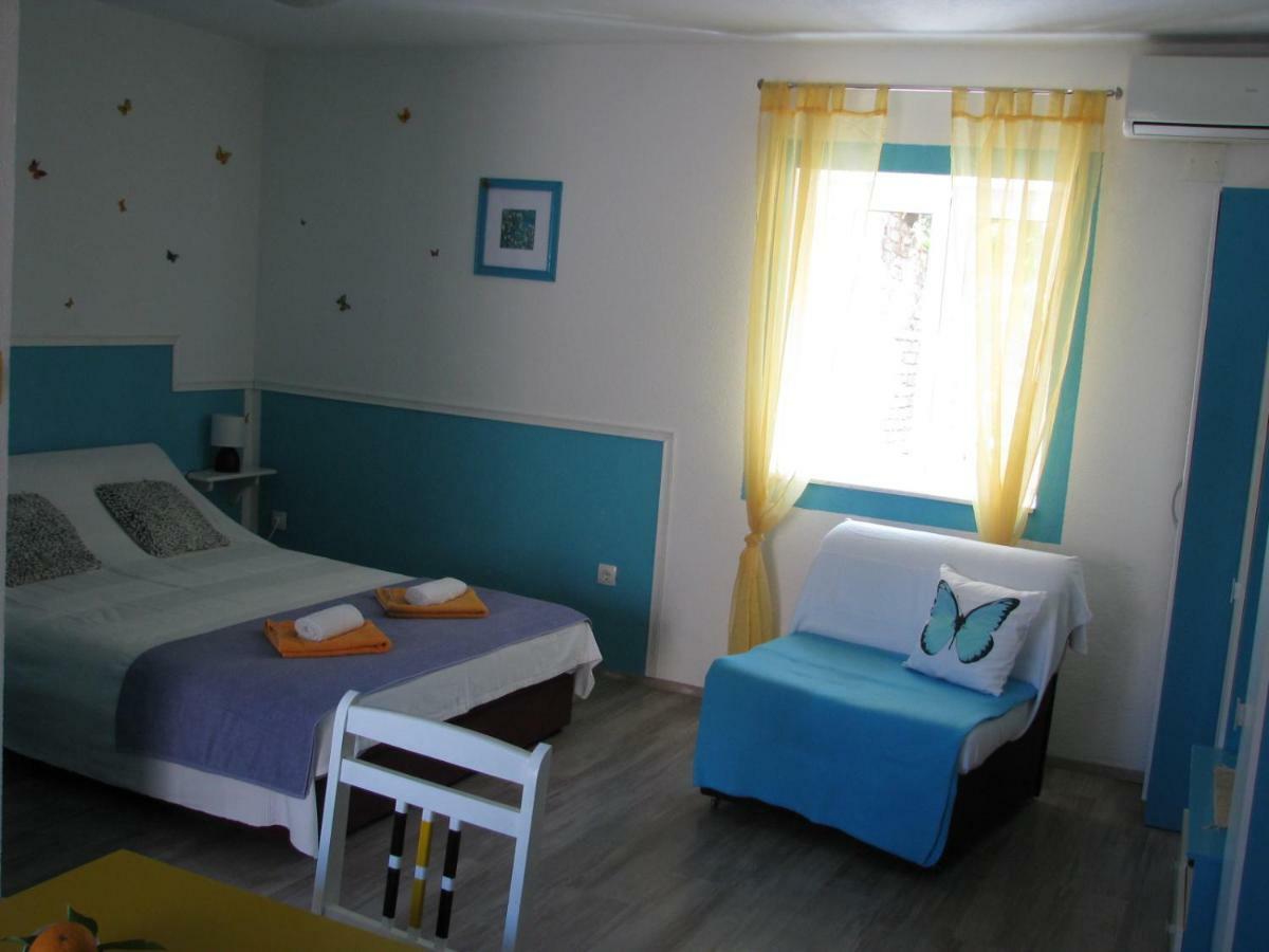 Apartments And Room Lemon Vis Dış mekan fotoğraf
