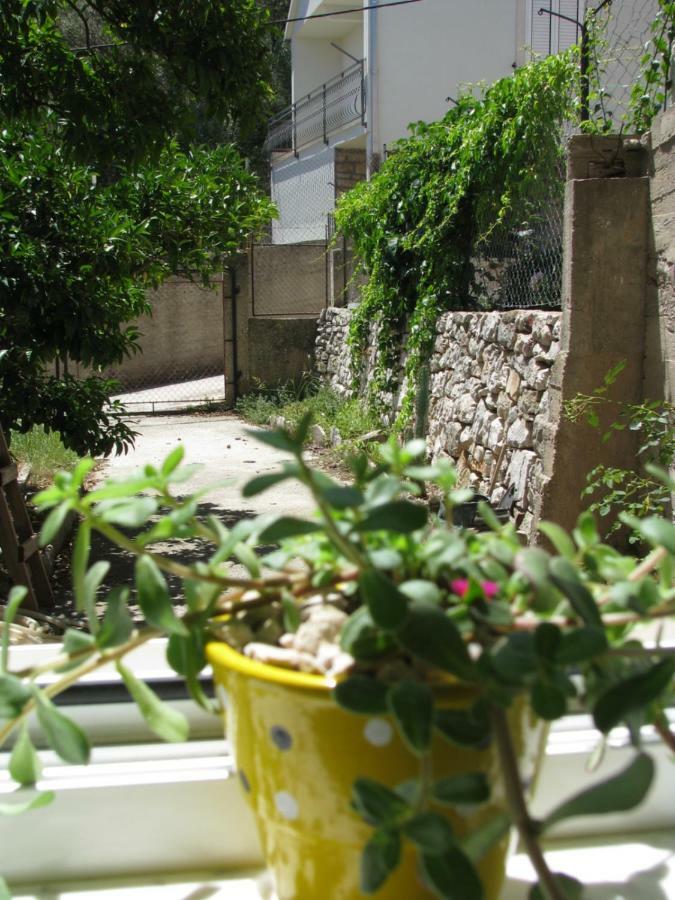 Apartments And Room Lemon Vis Oda fotoğraf