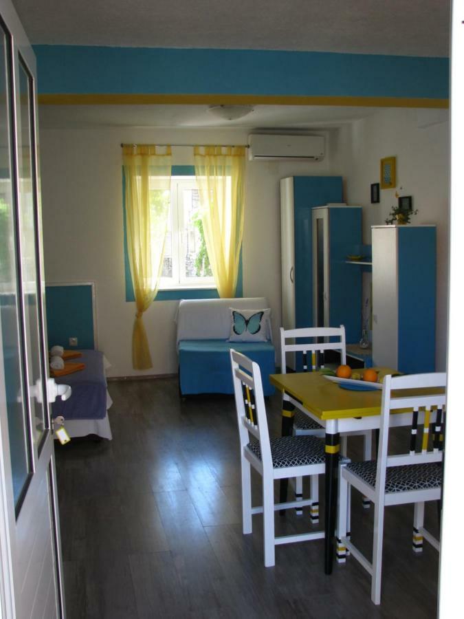Apartments And Room Lemon Vis Dış mekan fotoğraf
